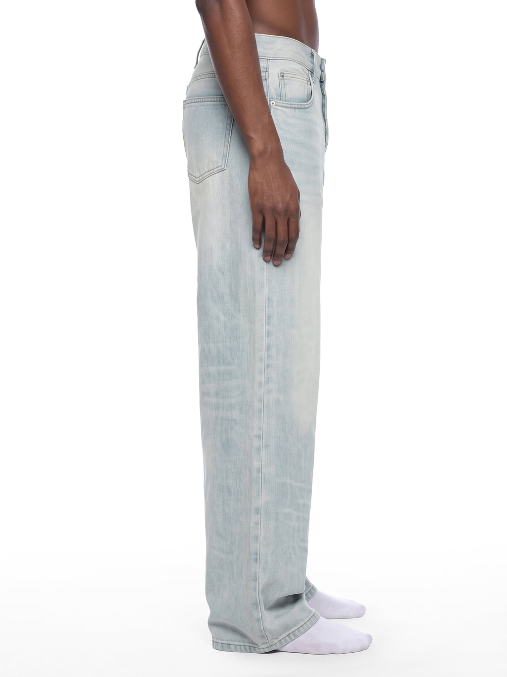 M | vintage-wash wide-leg denim jeans