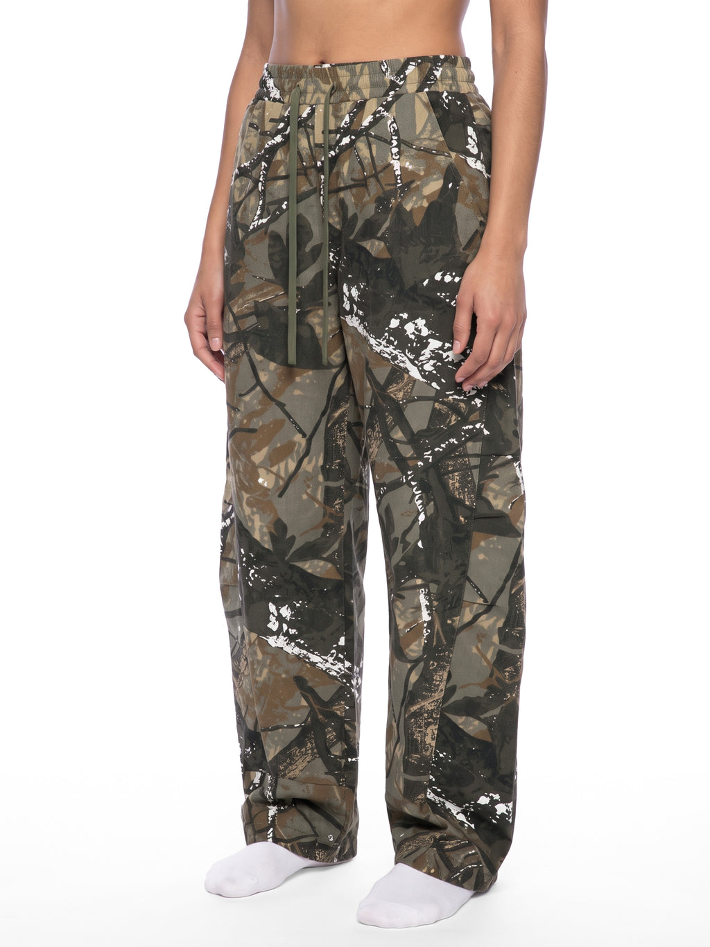 O | tree camo barrel leg pants