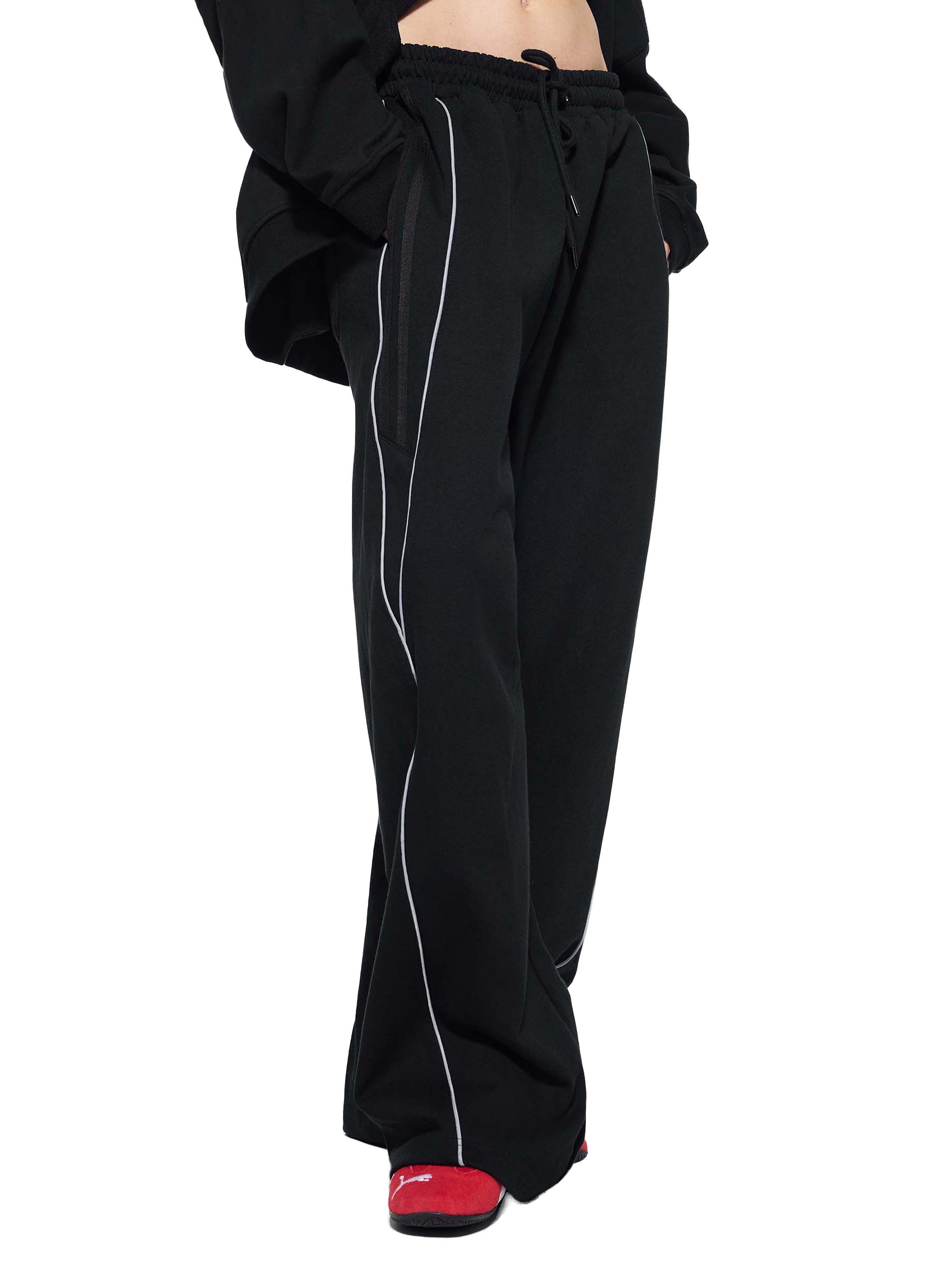 nath,neautral,sytyles,jacket,reflective,striped,straight-leg,sweatpants,arcaprl