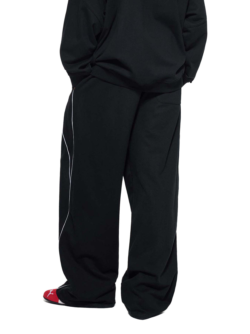nath,neautral,sytyles,jacket,reflective,striped,straight-leg,sweatpants,arcaprl