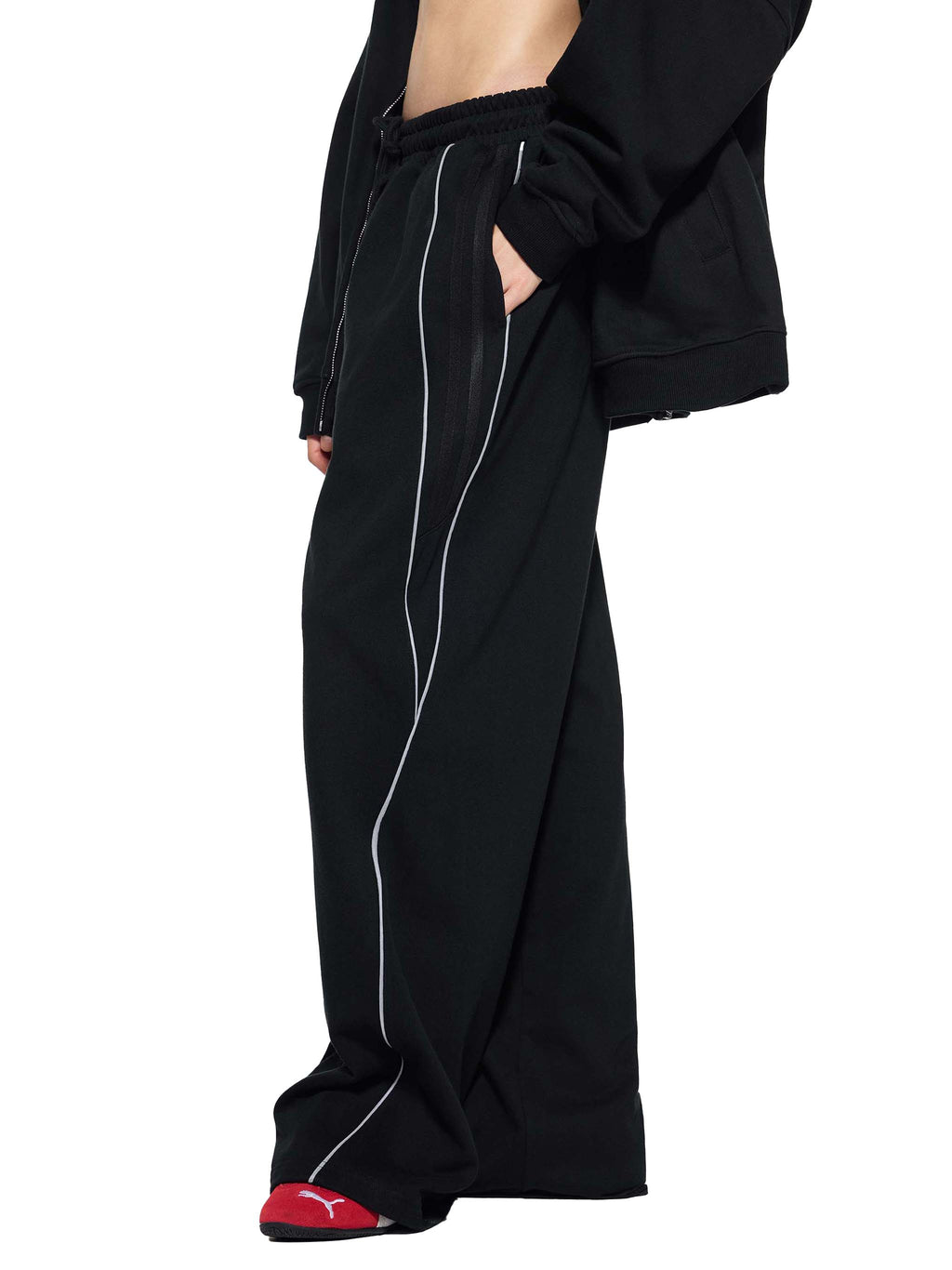 nath,neautral,sytyles,jacket,reflective,striped,straight-leg,sweatpants,arcaprl