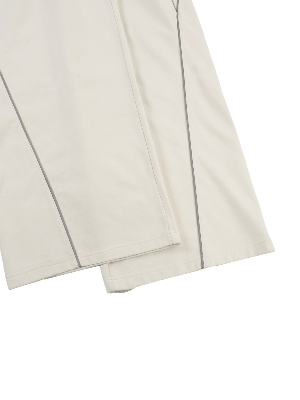 nath,neautral,sytyles,jacket,reflective,striped,straight-leg,sweatpants,arcaprl