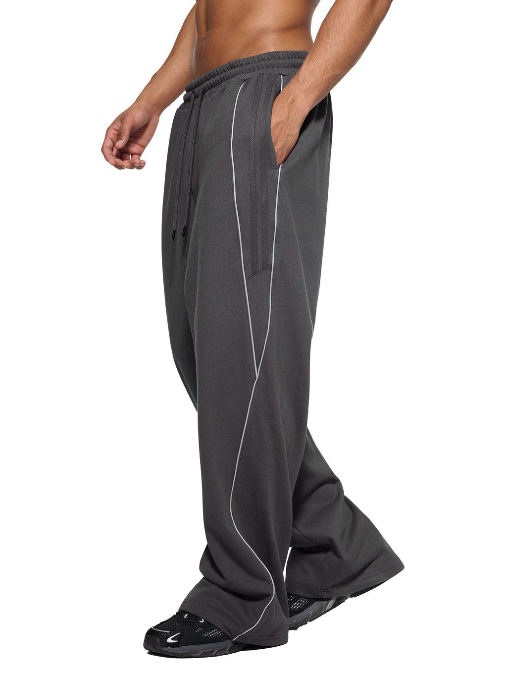 nath,neautral,sytyles,jacket,reflective,striped,straight-leg,sweatpants,arcaprl